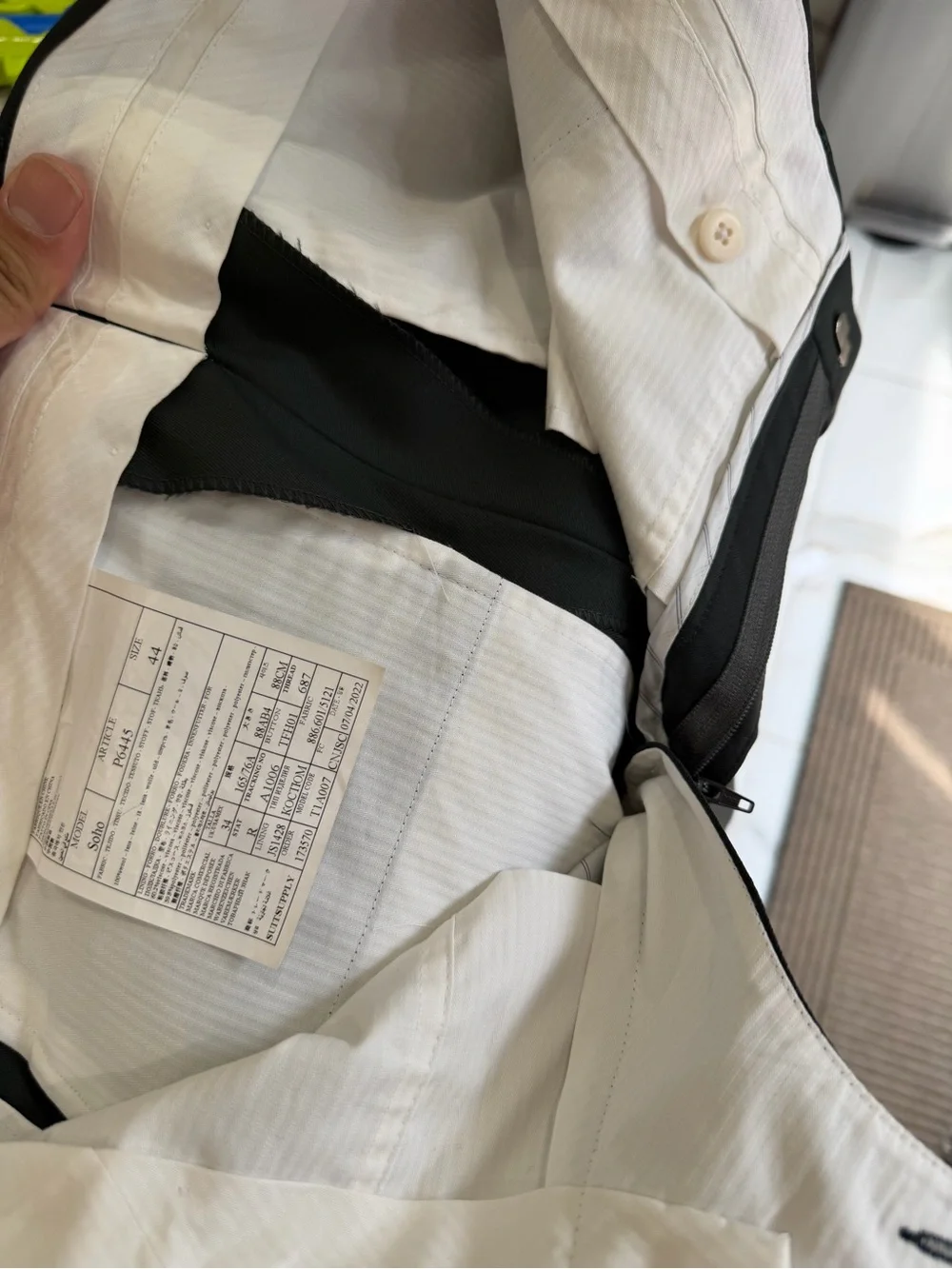 Suitsupply selling this
